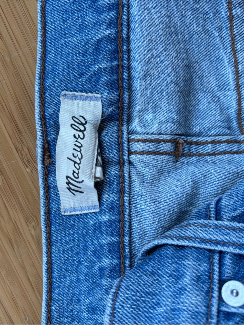 Madewell Distressed Boyfriend Jeans in Medium Blue! - Picture 5 of 5